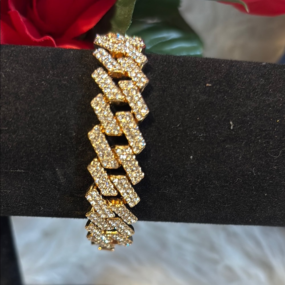 Luxurious Gold Bling Bracelet